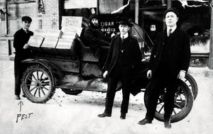 Employees of El Queeno Cigar Company, Chisholm, Minnesota, 1915 Print