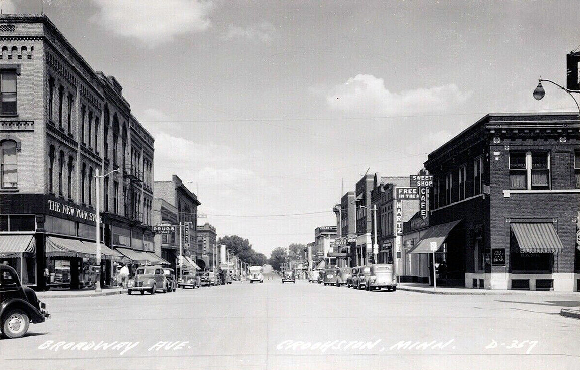 Broadway Avenue, Crookston Minnesota, 1940s Postcard Reproduction