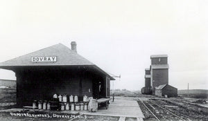 C StP M & Omaha Railroad Depot, Dovray, Minnesota, 1910s Postcard Reproduction