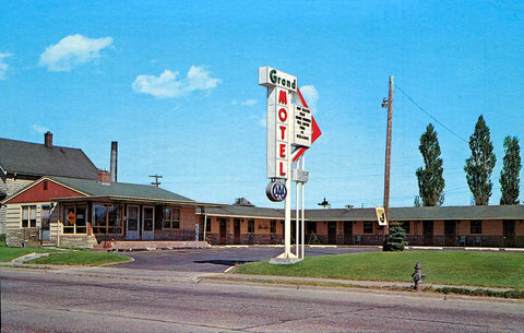 Grand Motel, Duluth, Minnesota, 1960s Postcard Reproduction