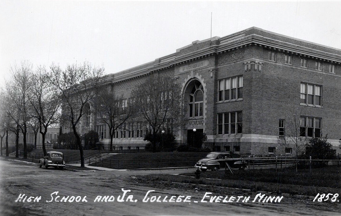 Public schools, Eveleth, Minnesota, 1940s Postcard Reproduction