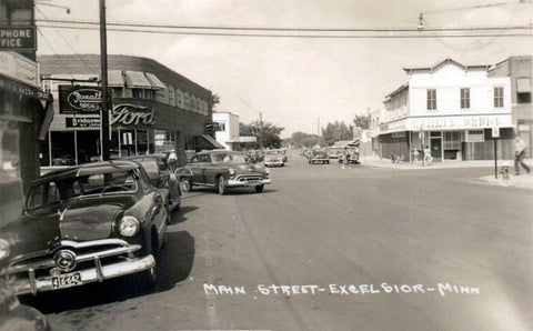 Street scene, Excelsior, Minnesota, 1950s Postcard Reproduction