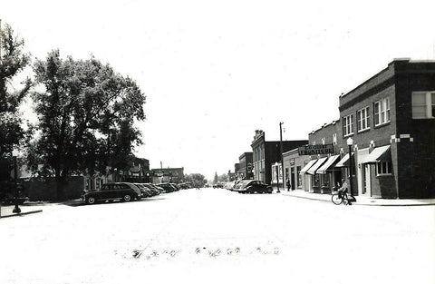 Street scene, Gaylord, Minnesota, 1940s Postcard Reproduction