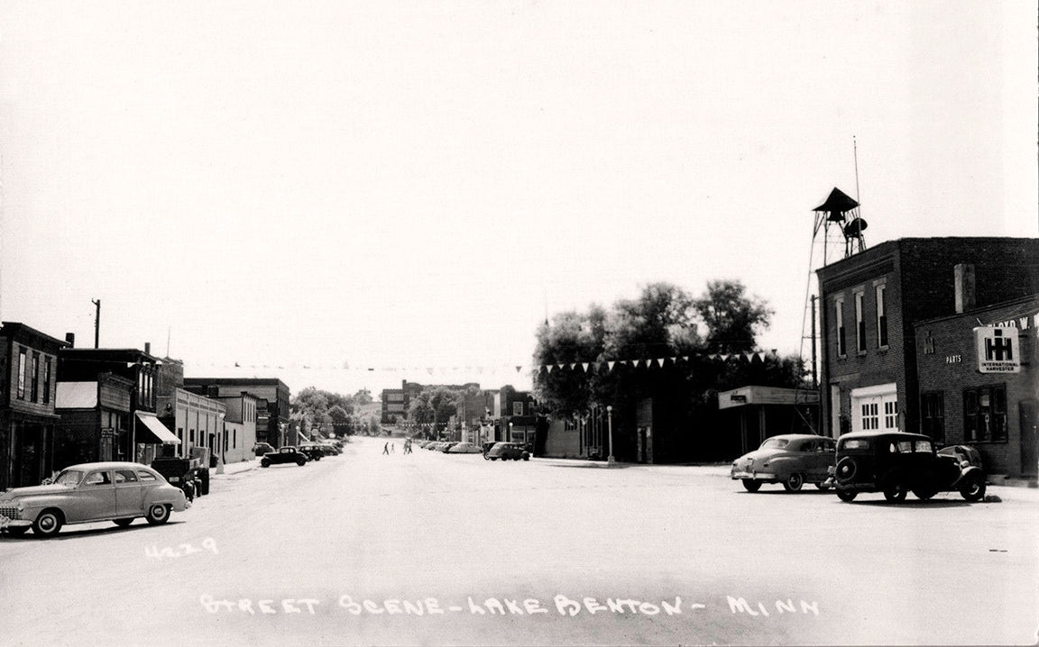Street scene, Lake Benton, Minnesota, 1940s Postcard Reproduction