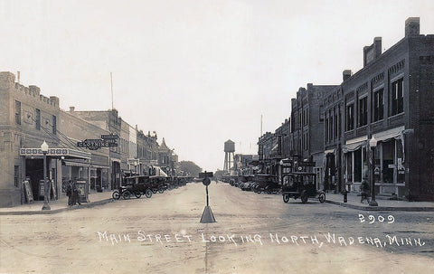 Main Street looking north, Wadena, Minnesota, 1923 Postcard Reproduction